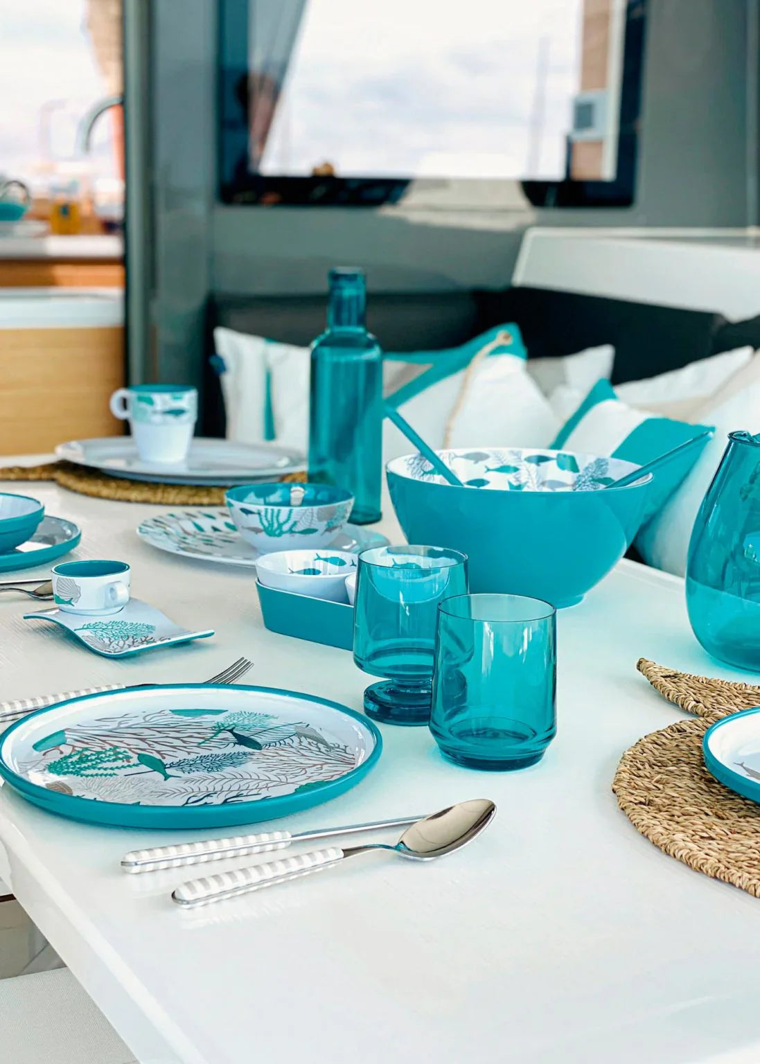 Why You Should Choose Melamine Tableware for Your Boat or Yacht